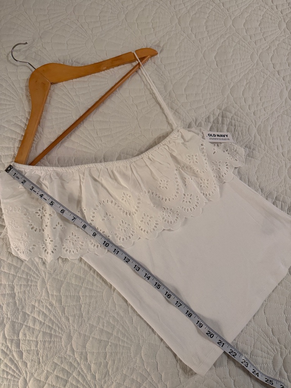 Old Navy White Off-Shoulder Eyelet Ruffle Top - Picture 2 of 5